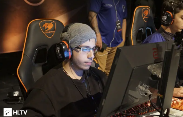 横滨水手中卫队长官宣成上港新外援，9月份转会加盟踢亚冠，穆斯卡特乐开花